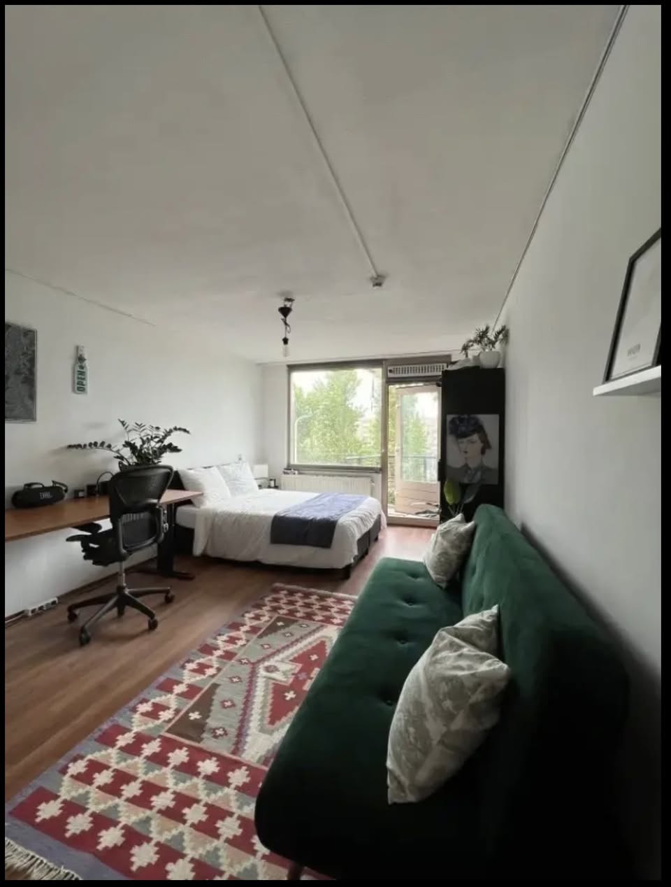 Bekijk foto 1/5 van room in 's-Gravenhage